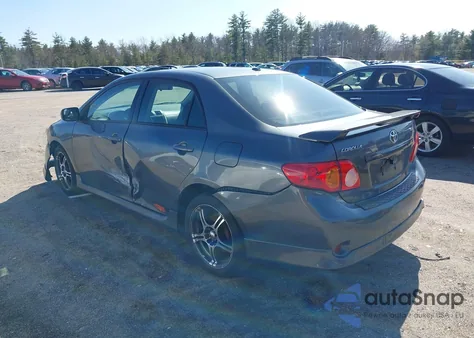 2010 Toyota Corolla S z USA, uszkodzony, nr VIN 2T1BU4EE2AC328813